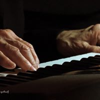 Julia Baxter Photo 34