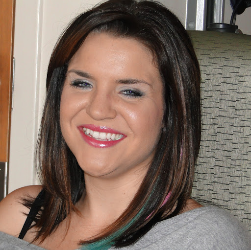 Samantha Hawley Photo 21