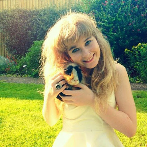 Lily Anderson Photo 38
