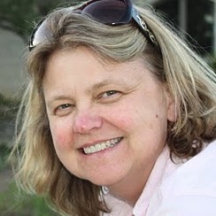 Diana Lowe Photo 23