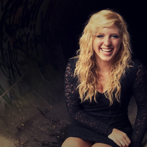 Becky Hogan Photo 8