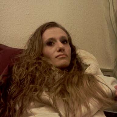 Angel Graham Photo 18