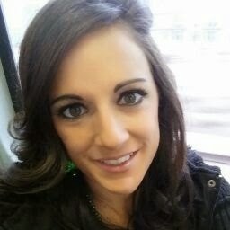 Amy Larson Photo 30