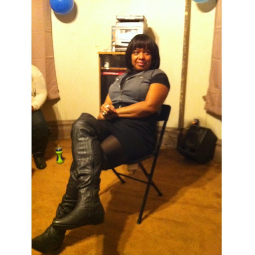 Tonya Lee Photo 7