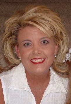 Suzanne Arnold Photo 30