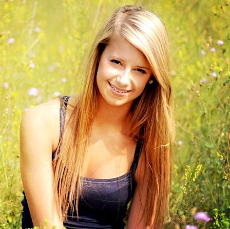 Sarah Fischer Photo 19
