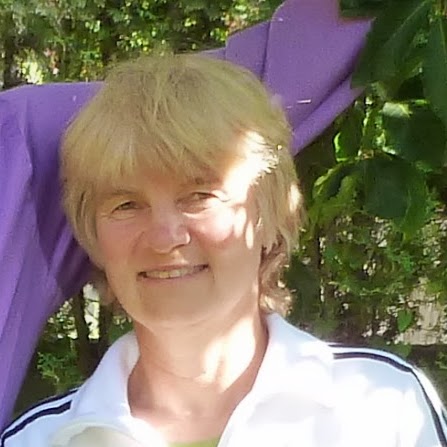 Sandra Lloyd Photo 11
