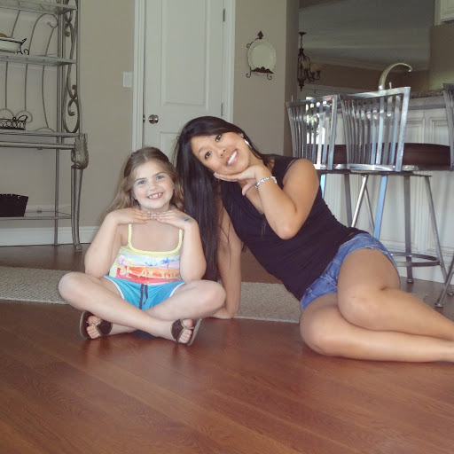 Samantha Saunders Photo 5