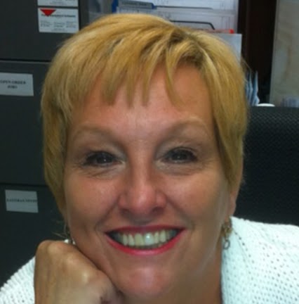 Linda Connolly Photo 13