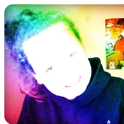 Lottie Williams Photo 6