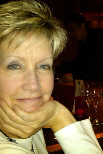 Linda Bruce Photo 21