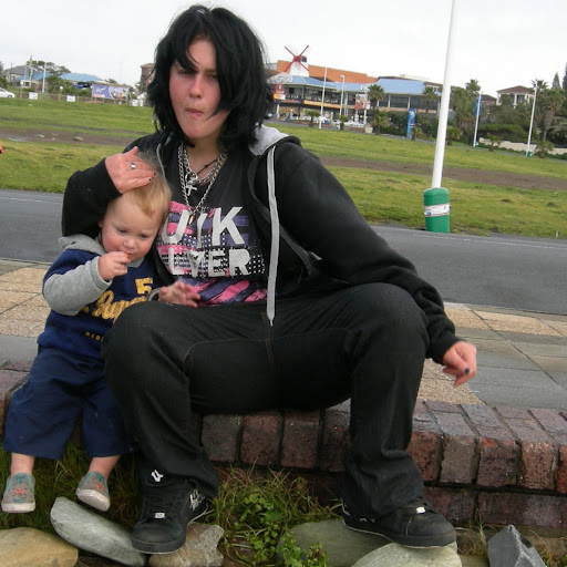 Max Gray Photo 8
