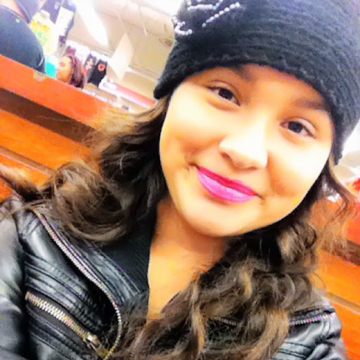 Gloria Villegas Photo 13