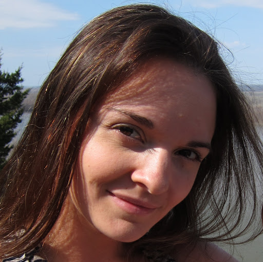 Alicia Vega Photo 33