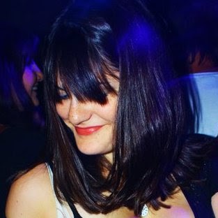 Sarah Haines Photo 9