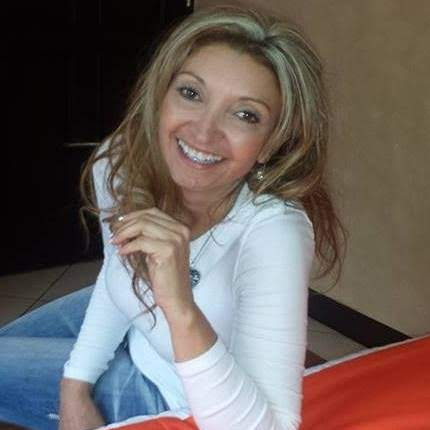 Elizabeth Vasquez Photo 15
