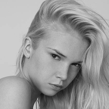 Lydia Payne Photo 8