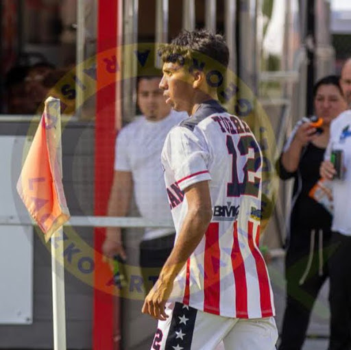 Roman Torres Photo 13
