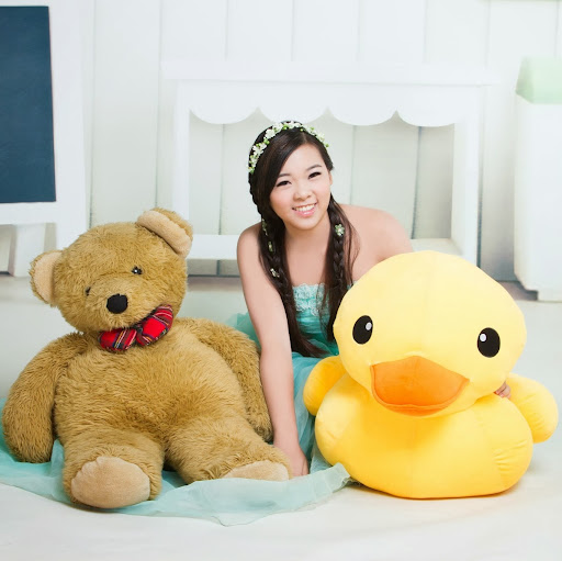 Anna Chang Photo 23