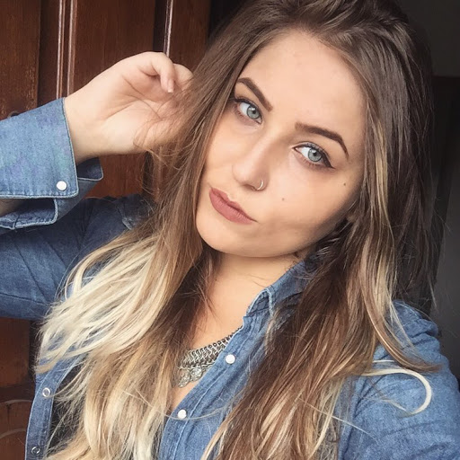 Danielle Gil Photo 23