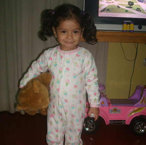 Mary Mena Photo 15