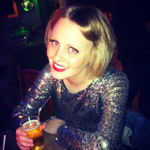 Laura Hughes Photo 13