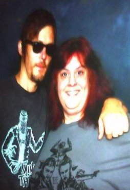 Lori Flores Photo 1