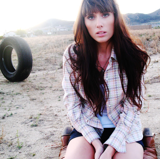 Erin Thacker Photo 11