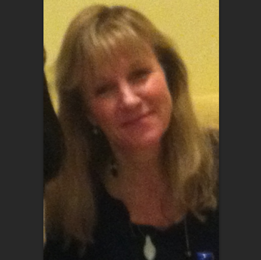 Lynne Phillips Photo 27
