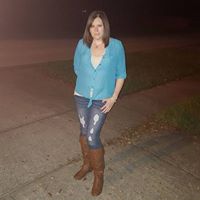 Jennifer Robles Photo 15