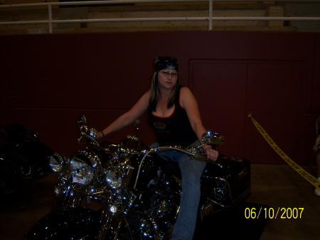 Michelle Thomason Photo 26