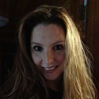 Julie Hennigan Photo 3