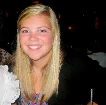Julie Griffin Photo 33