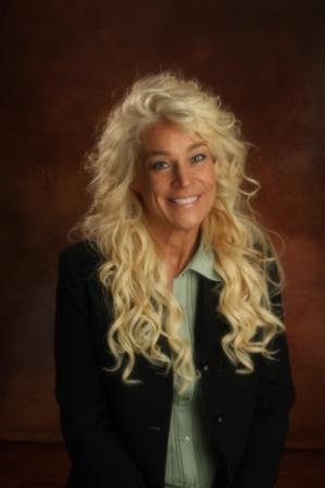 Kristine Roberts Photo 22