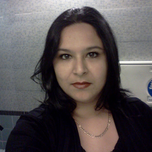 Elizabeth Giles Photo 34