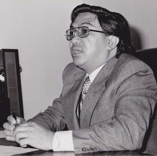 Roberto Chang Photo 24