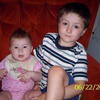 Kelly Hanson Photo 21