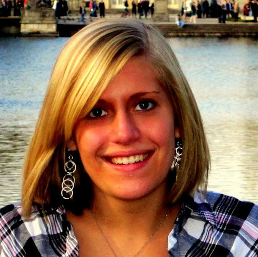 Andrea Walker Photo 38
