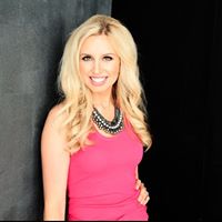 Julia Nicholson Photo 28