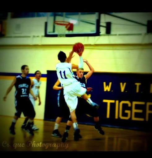 Bryan Robles Photo 16