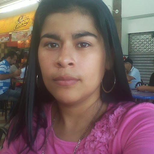 Elizabeth Luna Photo 37