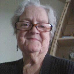 Laura Bryan Photo 33