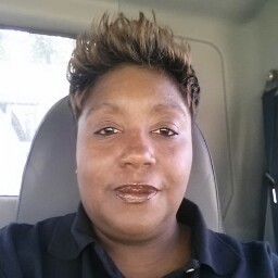 Lizzie Roberson Photo 1