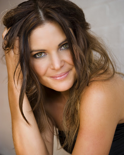 Angela Barnes Photo 42