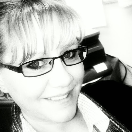 Tracey Woodrow Photo 12