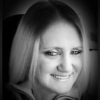 Tonya Bruce Photo 31