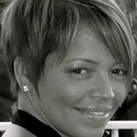 Lisa Barros Photo 13