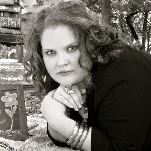 Michelle Pierce Photo 27