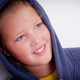 Amy Bennett Photo 43