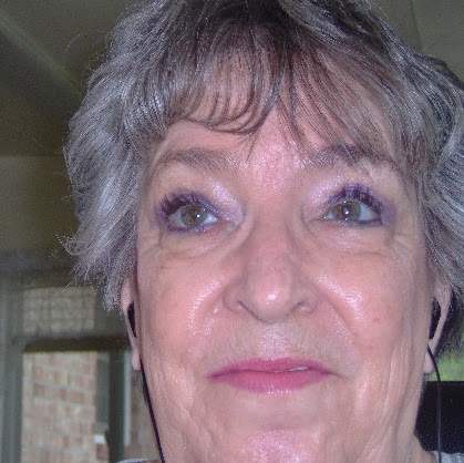 Elizabeth Cooper Photo 28